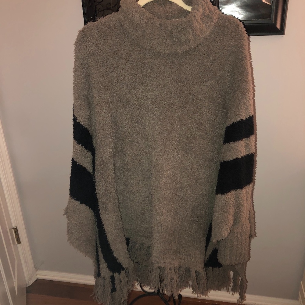 oversized comfy fleece Pancho